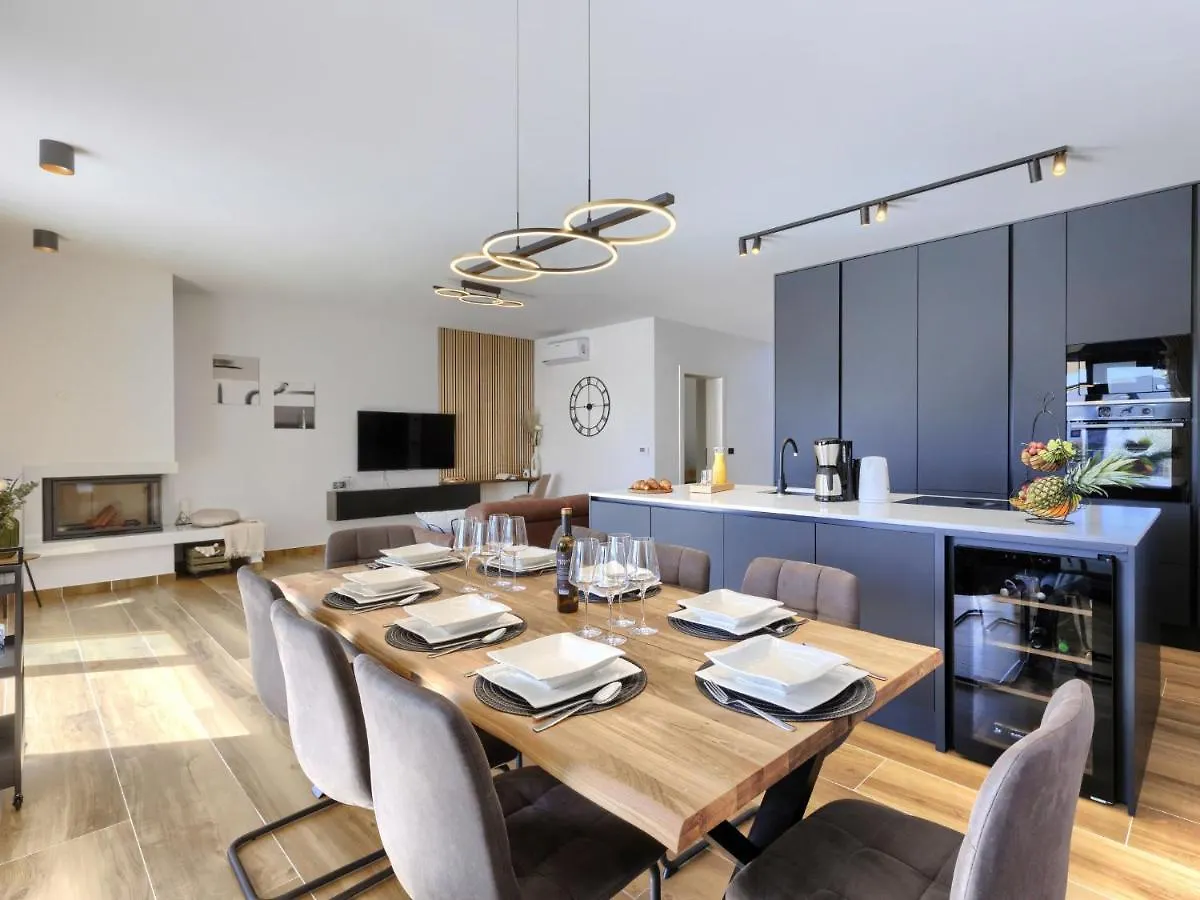 Villa Prudensia By Interhome Kaštelir